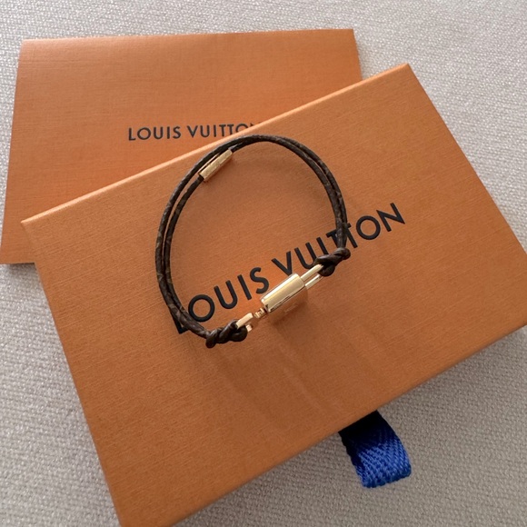 Louis Vuitton | LV Padlock Bracelet - Picture 3 of 7